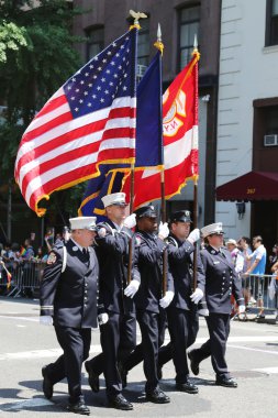 Gardiyan, yangın departmanı New York sırasında Lgbt gurur geçit töreninde New York