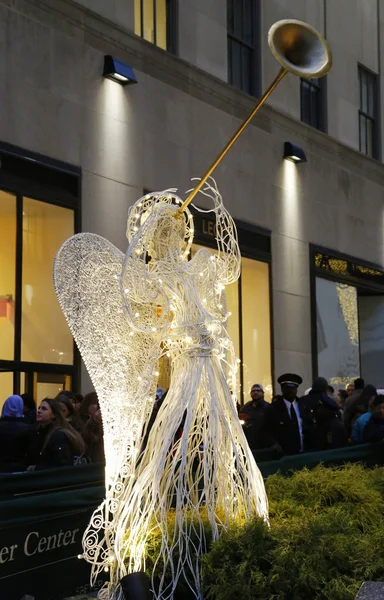 Angel διακόσμηση Χριστούγεννα στο rockefeller center στο κέντρο του Μανχάταν — Φωτογραφία Αρχείου