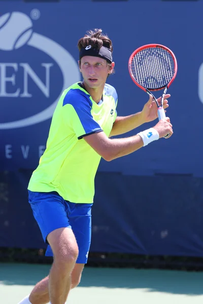 Giocatore professionista di tennis Sergiy Stakhovsky dall'Ucraina durante la partita del primo turno agli US Open 2014 — Foto Stock