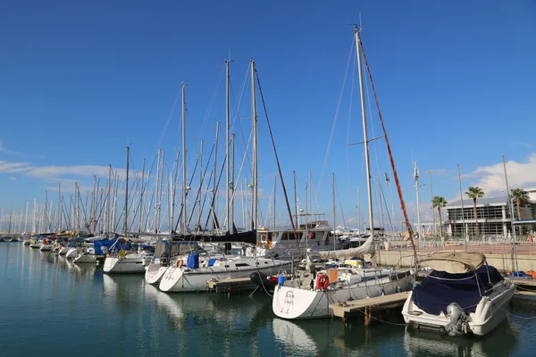 Segelbåtar i Herzliya Marina — Stockfoto