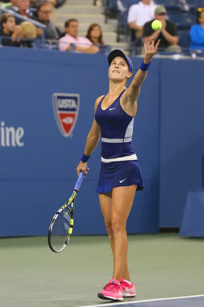 Jogador profissional de tênis Eugenie Bouchard durante a terceira rodada de marcha no US Open 2014 — Fotografia de Stock