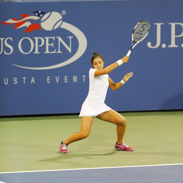 Tennisprofi Zarina Diyas während Zweitrunden-Match bei den US Open 2014 — Stockfoto