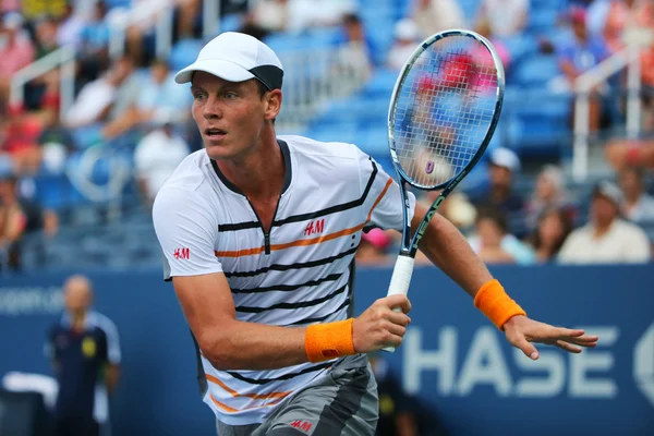 Jugador de tenis profesional Tomas Berdych de República Checa durante el US Open 2014 ronda 3 partido — Foto de Stock