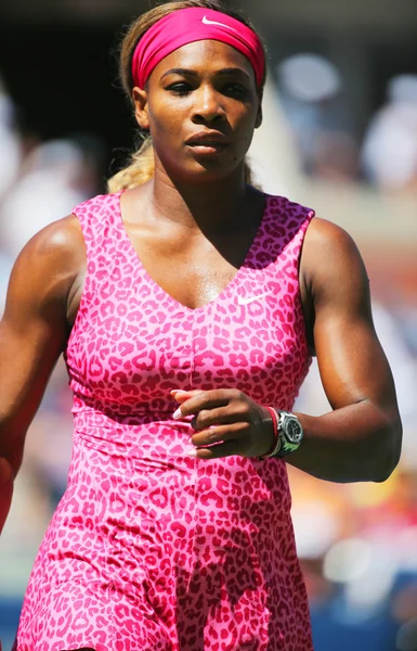 Grand Slam champion Serena Williams tijdens ronde 2 match tijdens ons Open 2014 — Stockfoto