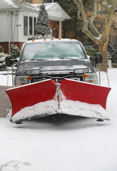 La ville de New York prête pour le nettoyage après une tempête de neige massive Juno frappe le nord-est — Photo