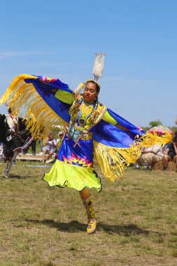 nyc, tanımlanamayan yerli Amerikalı dansçı pow wow Brooklyn'de