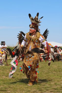 nyc, tanımlanamayan yerli Amerikalı dansçı pow wow Brooklyn'de