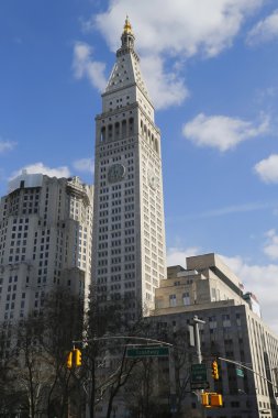 Hayat Tower, Manhattan Flatiron bölgesinde ikonik saat ile bir araya geldi.
