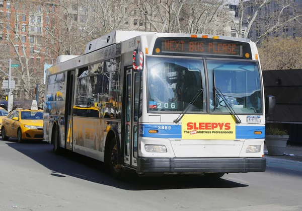 New York City Mta buss i Manhattan — Stockfoto