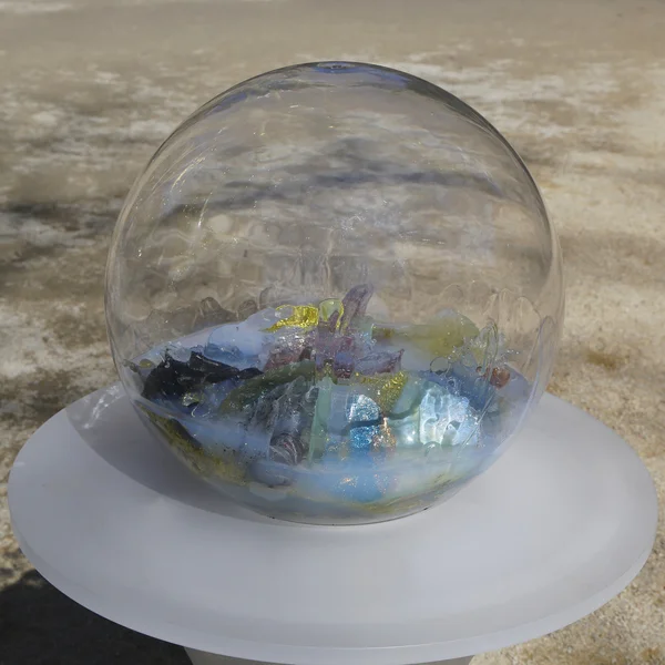 Gazing Globes installation by Paula Hayes in Madison Square Park. — Stock Photo, Image