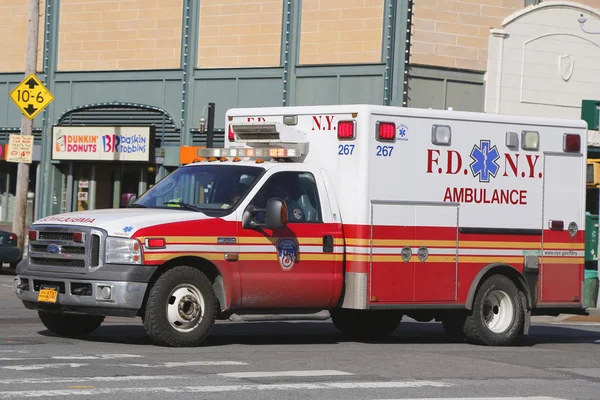 FDNY швидкої допомоги в Брукліні — стокове фото