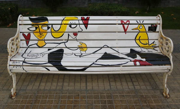 Painted Benches of Santiago in Las Condes, Santiago de Chile — Stock Photo, Image