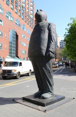 Anıtsal bronz heykel düşünüyorum büyük Jim Rennert Union Square Park, New York tarafından