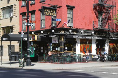 Famous Pete's Tavern in Gramercy Park Historic District