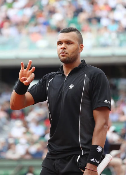 Giocatore professionista di tennis Jo-Wilfried Tsonga di Francia durante il primo turno del Roland Garros 2015 — Foto Stock