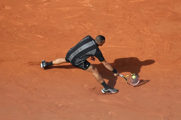 Profesyonel tenis oyuncusu Jo-Wilfried Tsonga Fransa'nın Roland Garros 2015 ilk yuvarlak maç sırasında — Stok fotoğraf