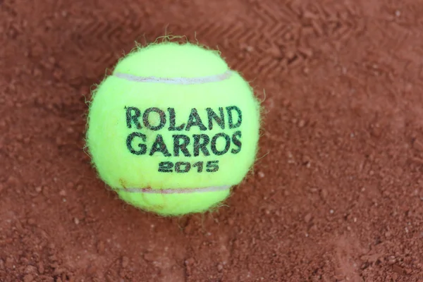 Pallone da tennis Babolat Roland Garros a Le Stade Roland Garros — Foto Stock