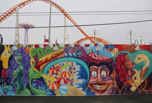 新しいストリート アートの魅力コニー ・ アート壁に壁画アート — ストック写真