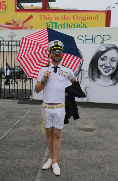 Mermaid Parade participant at Coney Island section in Brooklyn — Stock Photo, Image