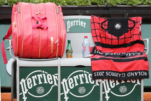 Nineteen times Grand Slam champion Serena Willams personalized Wilson tennis bag at Roland Garros — Zdjęcie stockowe