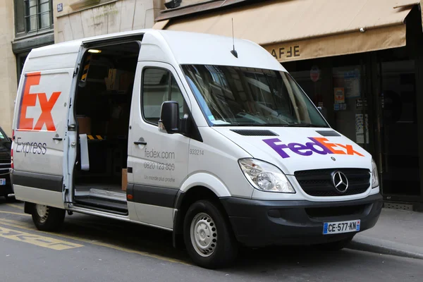 Camion FedEx a Parigi, Francia — Foto Stock