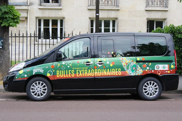 Peugeot van with Perrier logo at Le Stade Roland Garros in Paris — Stock Photo, Image