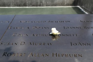 lower manhattan ground zero, ulusal 11 Eylül anma ayrıldı çiçek