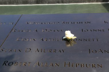 lower manhattan ground zero, ulusal 11 Eylül anma ayrıldı çiçek