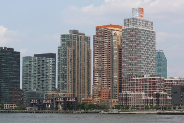 Long Island City waterfront avcılar noktada tarihi çelik demiryolu makas köprüleri ile