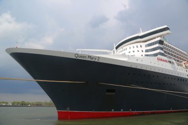brooklyn cruise terminal Queen mary 2 kruvaziyer gemi yanaştı