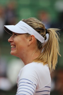 Beş kez Grand Slam şampiyonu Maria Sharapova Roland Garros 2015 onun üçüncü yuvarlak maç sırasında eylem