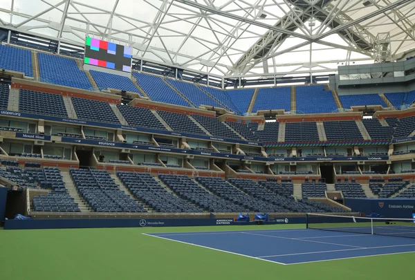 Estádio Arthur Ashe recentemente melhorado no Billie Jean King National Tennis Center — Fotografia de Stock