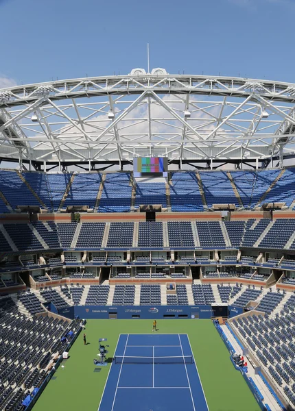 Nya förbättrade Arthur Ashe Stadium på Billie Jean King National Tennis Center — Stockfoto