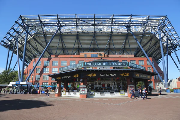 Estadio Arthur Ashe recientemente mejorado en el Billie Jean King National Tennis Center — Foto de Stock