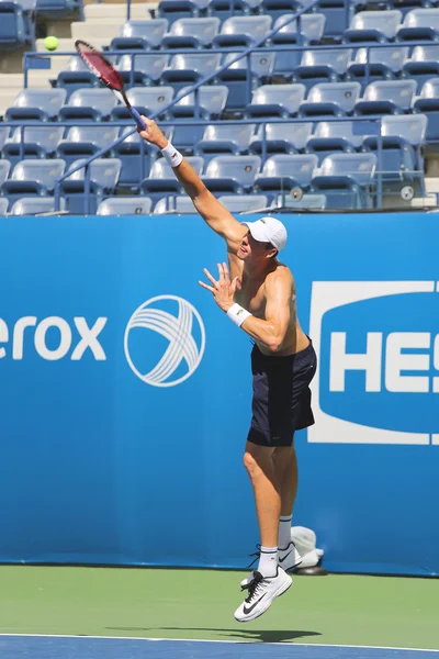 Professional tennis player John Isner of United States practices for US Open 2015 — ストック写真