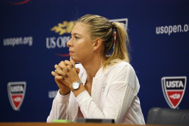 Beş kez Grand Slam şampiyonu Maria Sharapova bize açık 2015 önce basın toplantısında