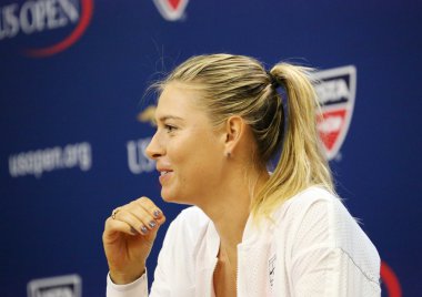 Beş kez Grand Slam şampiyonu Maria Sharapova bize açık 2015 önce basın toplantısında