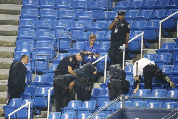 New York Police Department investigates incident involving drone during  match at US Open 2015 — Stock Photo, Image