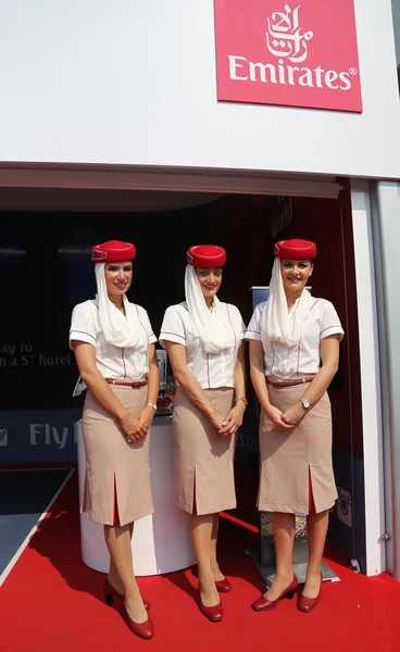 Auxiliares de vuelo de Emirates Airline en el Billie Jean King National Tennis Center durante el US Open 2015 — Foto de Stock