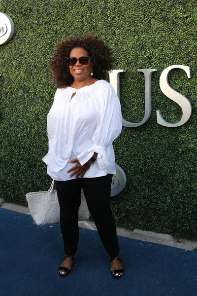 Oprah Winfrey woont ons Open 2015 tenniswedstrijd tussen Serena en Venus Williams — Stockfoto