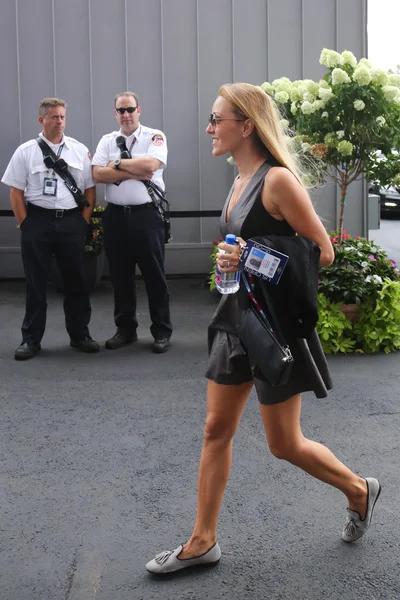 Jelena Djokovic arrived for men's final match at US OPEN 2015 — Stock Photo, Image