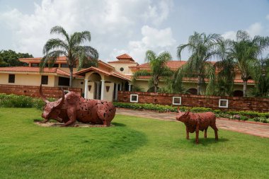 LA ROMANA, DOMINICAN REPUBLIC - 12 Haziran 2021: Dominik Cumhuriyeti 'ndeki Casa de Campo Resort' taki lüks villa