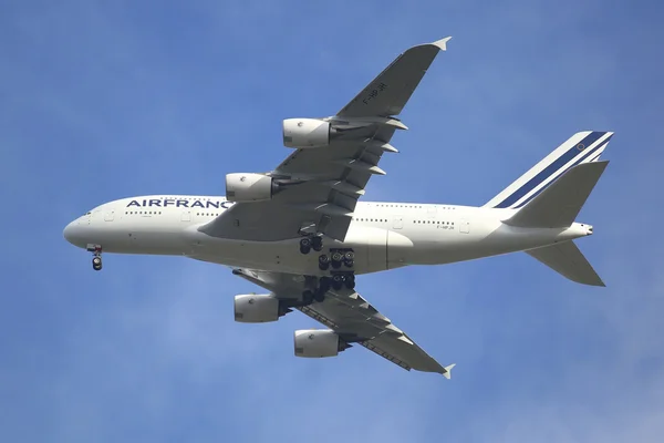Air France Airbus A380 in New York sky before landing at JFK Airport — стокове фото