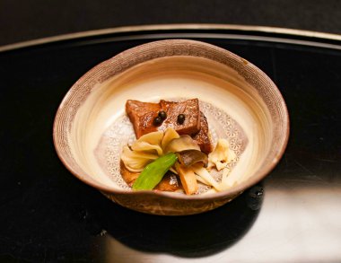 Kaiseki Spesiyali: Mantarlı haşlanmış Ankimo (Maymun Balığı Karaciğeri)
