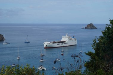 ST BARts, FRANSIZ BATI 19 Nisan 2024: Marfret Konteynır Ro-Ro Kargo Gemisi St. Barths Limanı