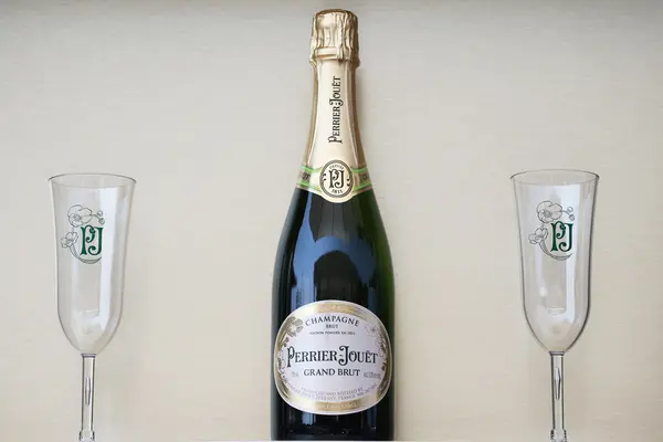 Ulusal Tenis Merkezi bize açık 2015 sırasında sunulan Perrier Jouet şampanya — Stok fotoğraf