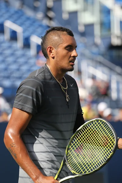 Tenisista Nick Kyrgios z Australii praktyk dla nas otwarte 2015 — Zdjęcie stockowe