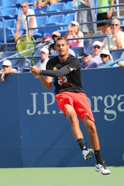 Tenisista Nick Kyrgios z Australii praktyk dla nas otwarte 2015 — Zdjęcie stockowe