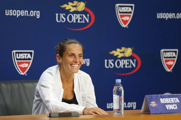 Tennispelaaja Roberta Vinci Italian lehdistötilaisuudessa viimeisen ottelun jälkeen US Open 2015 — kuvapankkivalokuva