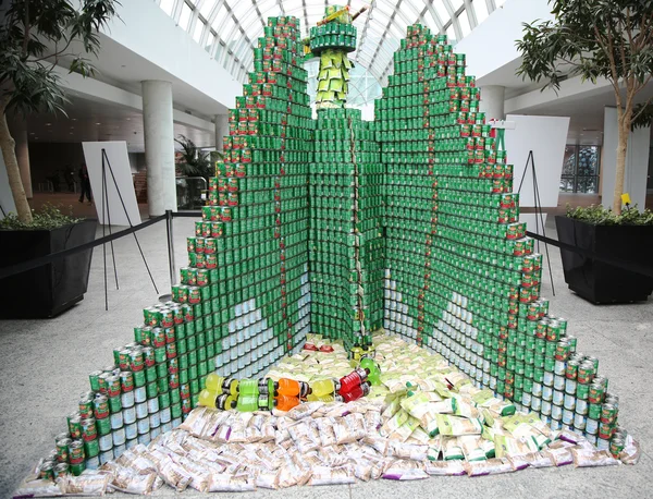 Food sculpture presented at 9th Annual Long Island Canstruction competition — Stok fotoğraf